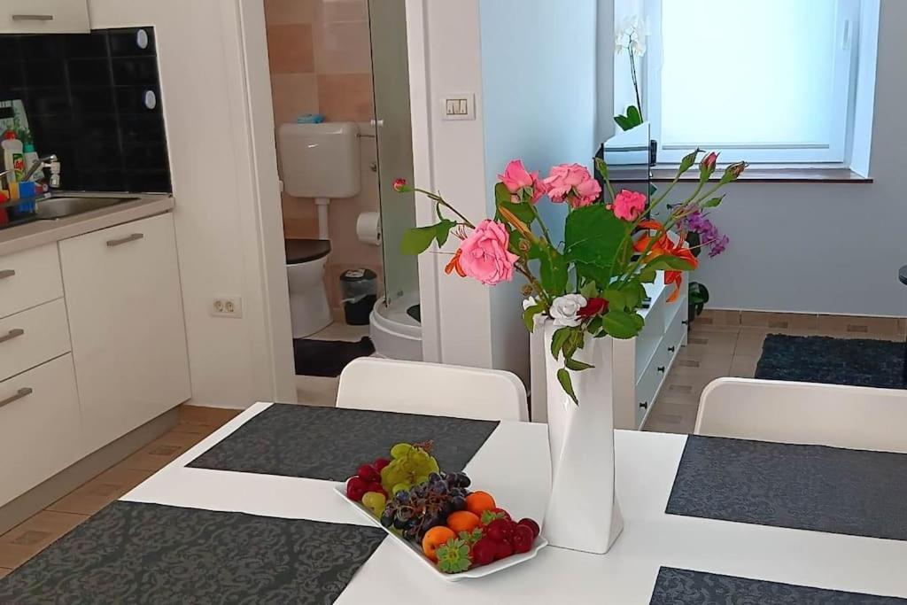 Lovely Apartment Morje - Koper Old Town Bagian luar foto