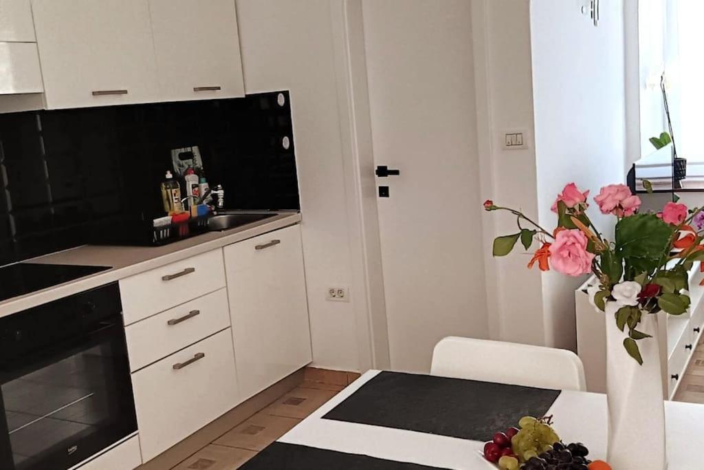 Lovely Apartment Morje - Koper Old Town Bagian luar foto