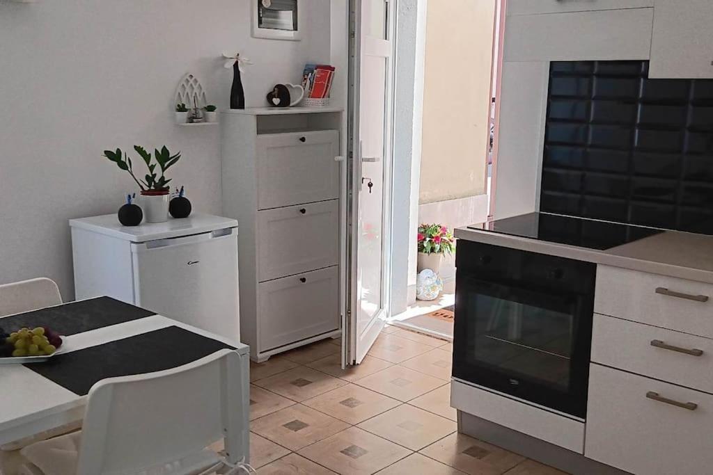 Lovely Apartment Morje - Koper Old Town Bagian luar foto