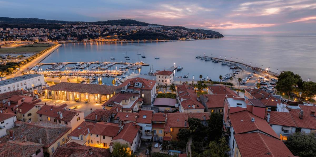 Lovely Apartment Morje - Koper Old Town Bagian luar foto