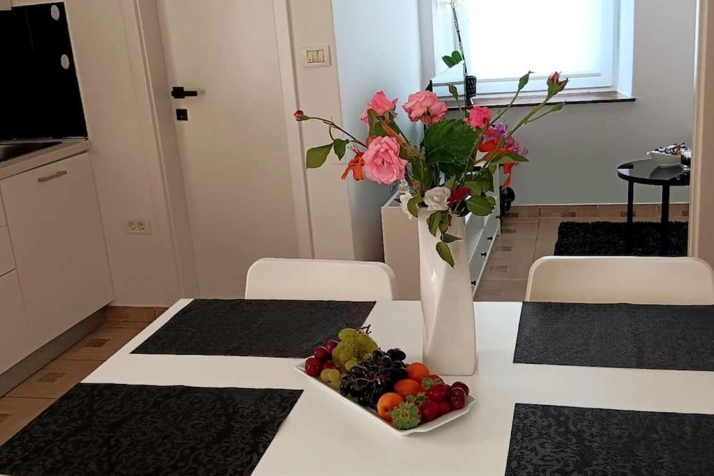 Lovely Apartment Morje - Koper Old Town Bagian luar foto
